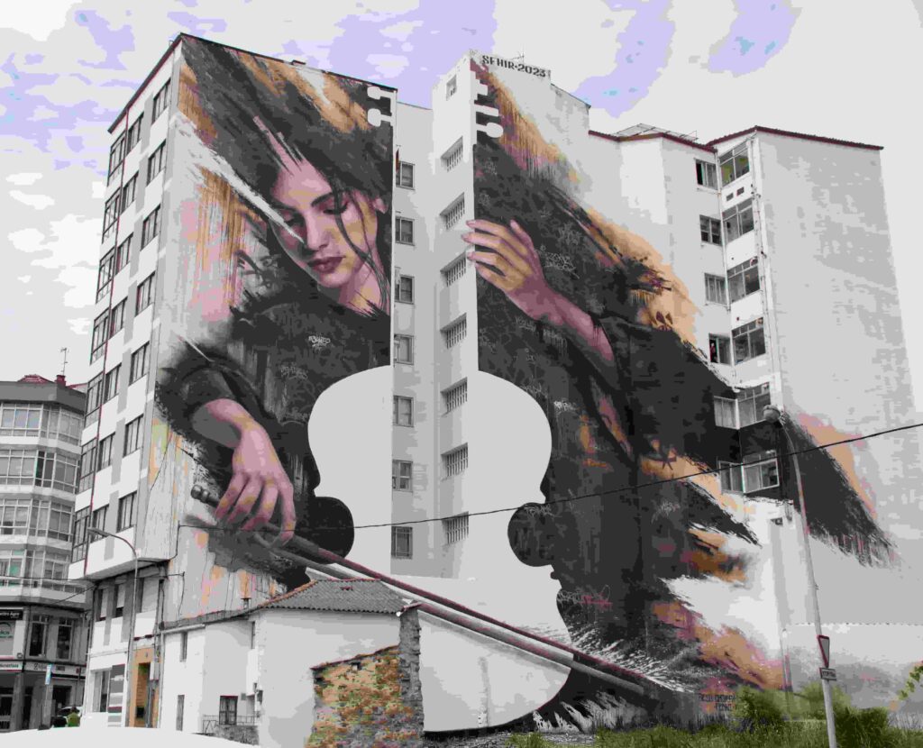 Foto del mural "la Violonchelista de Fene"