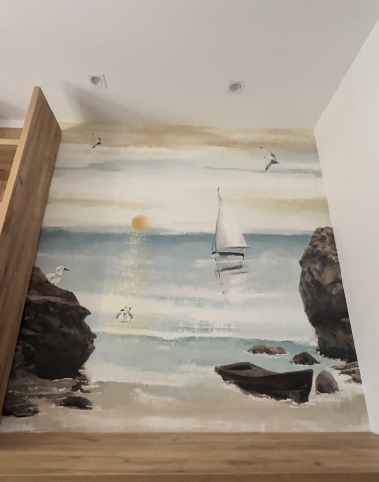 Mural de papel pintado en habitación